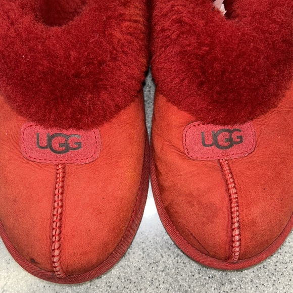 UGG Sz 9 ribbon, red coquette slippers, preowned pre-loved lots of life left - Picture 5 of 11
